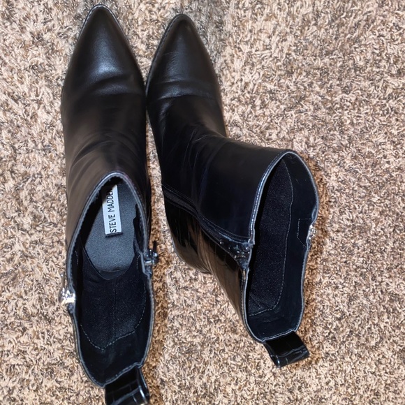 Black pointed toe block heels - Picture 3 of 5